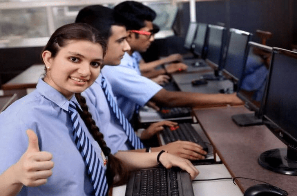 नजदीकी कंप्यूटर क्लासेज़ – सही कोर्स कैसे चुनें?